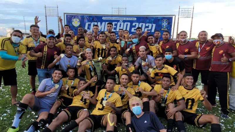 Đội vô địch giải Brazil Campeonato Amapaense nhận HCV danh giá